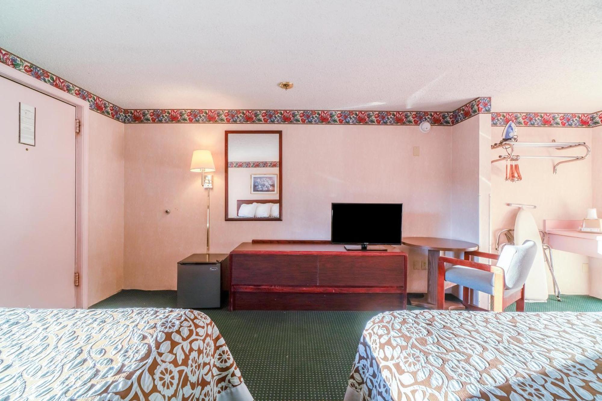 Ozark Junction Mountain View By Oyo Motel Buitenkant foto