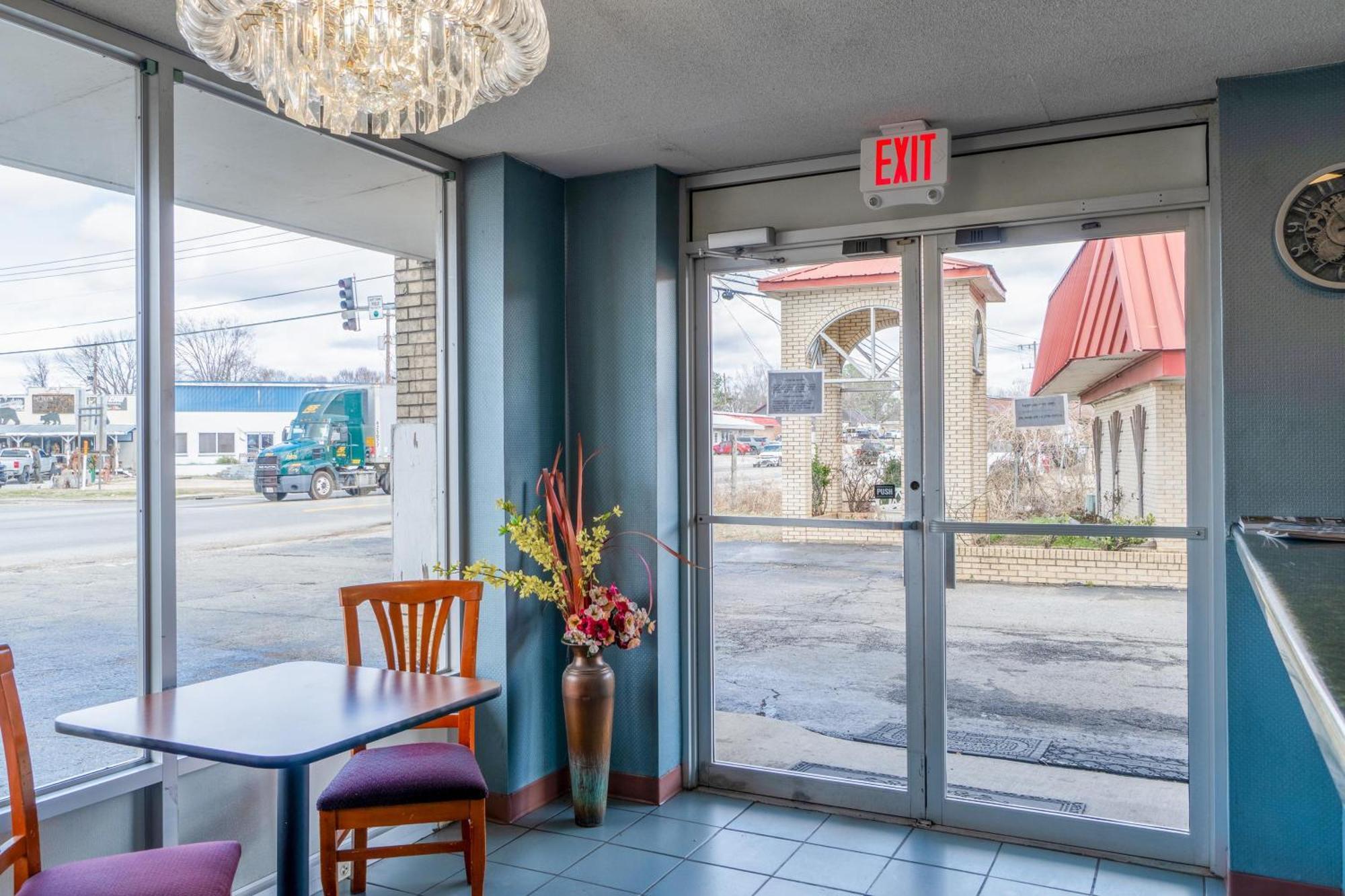 Ozark Junction Mountain View By Oyo Motel Buitenkant foto