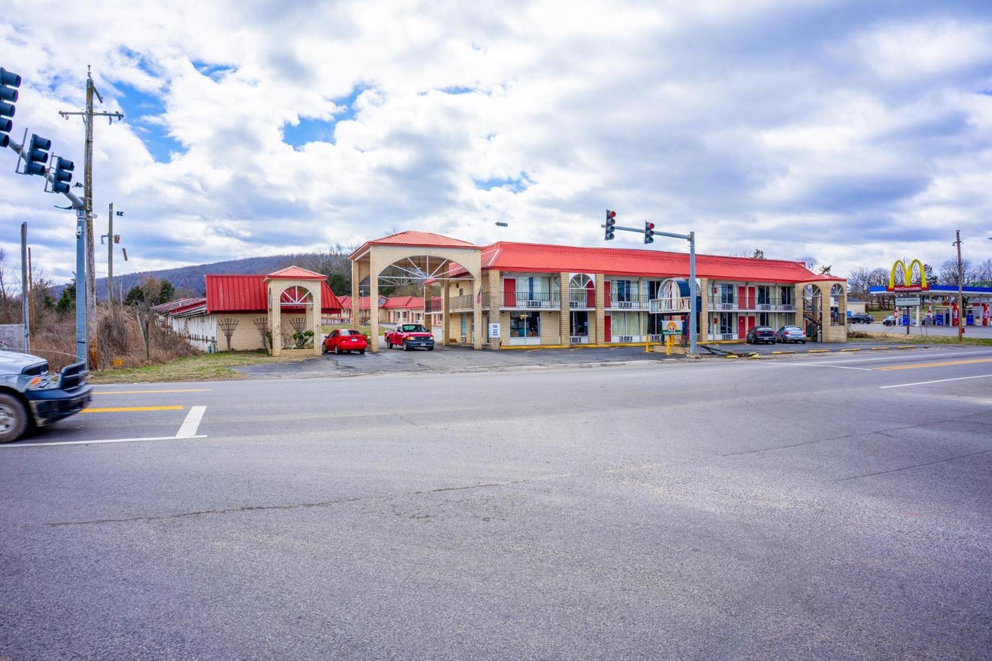 Ozark Junction Mountain View By Oyo Motel Buitenkant foto
