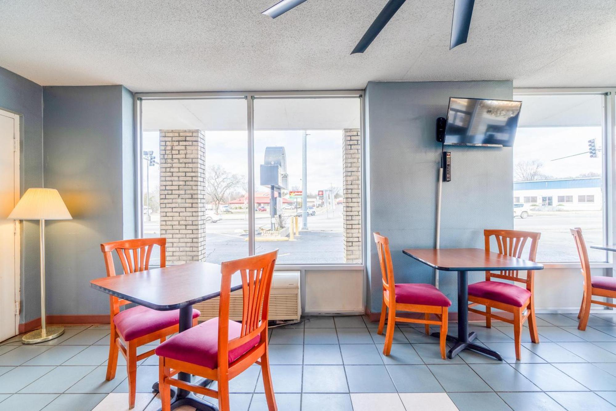 Ozark Junction Mountain View By Oyo Motel Buitenkant foto