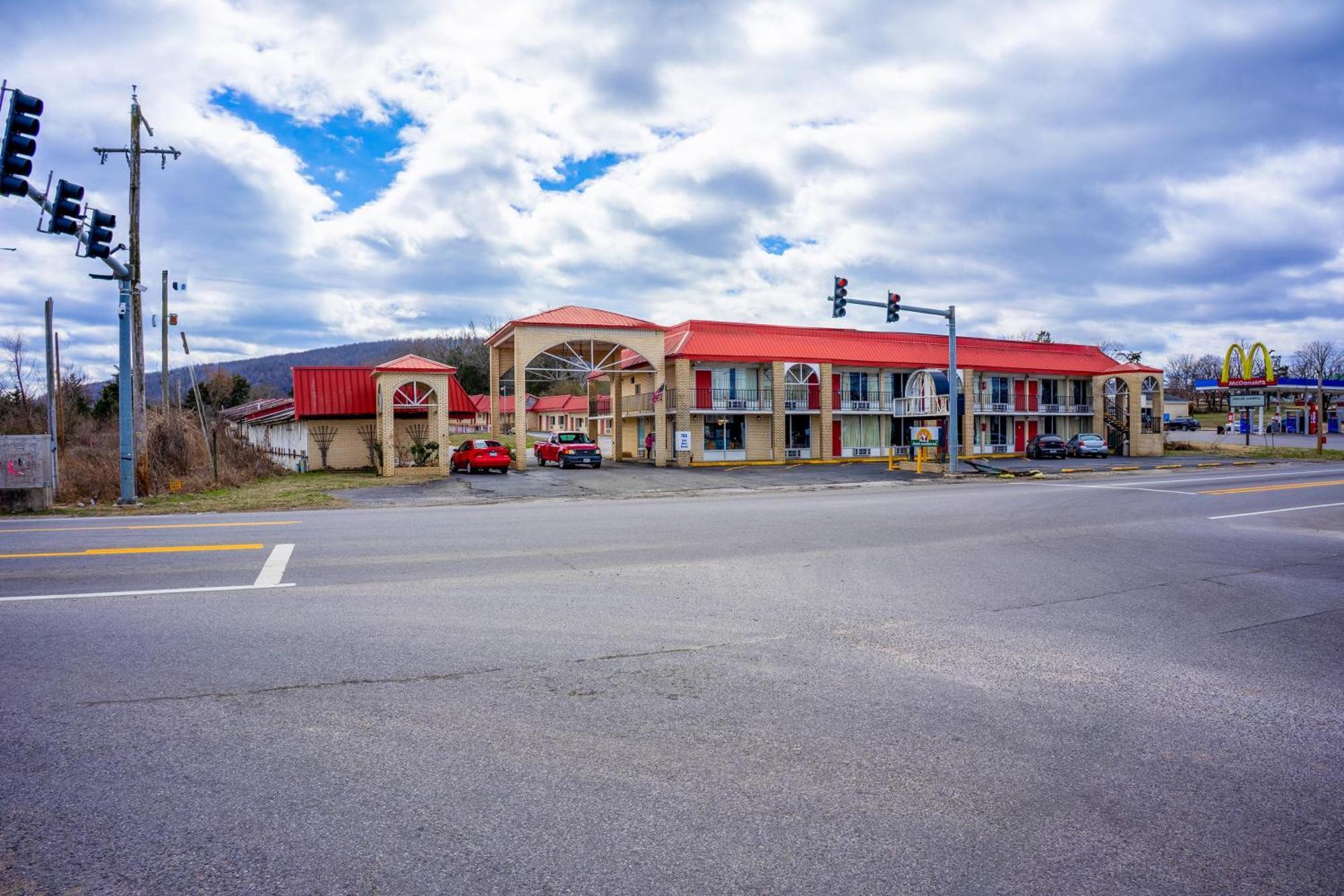 Ozark Junction Mountain View By Oyo Motel Buitenkant foto
