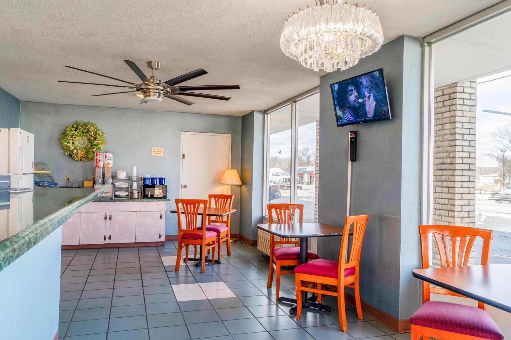 Ozark Junction Mountain View By Oyo Motel Buitenkant foto