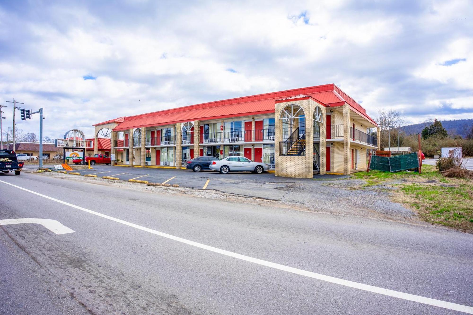 Ozark Junction Mountain View By Oyo Motel Buitenkant foto