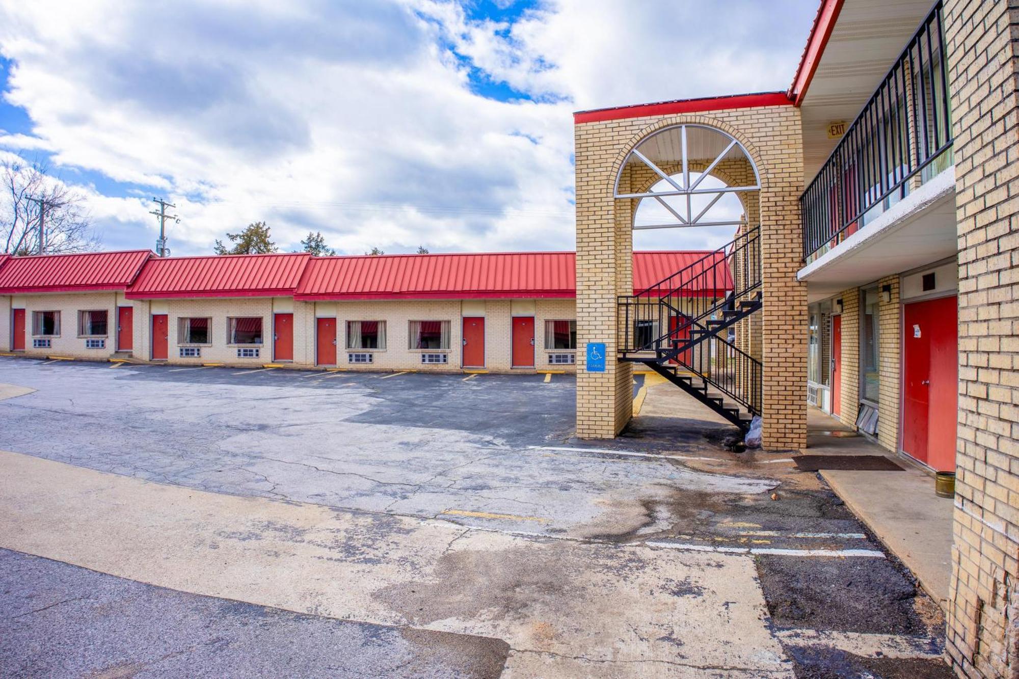Ozark Junction Mountain View By Oyo Motel Buitenkant foto