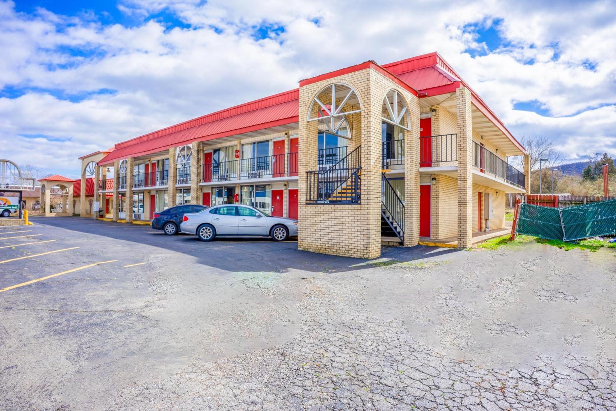 Ozark Junction Mountain View By Oyo Motel Buitenkant foto